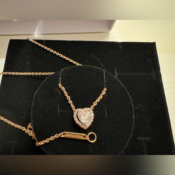 Brand New Pandora Sparkling Heart Collier Necklace. Rose Gold Plated - Picture 5 of 6